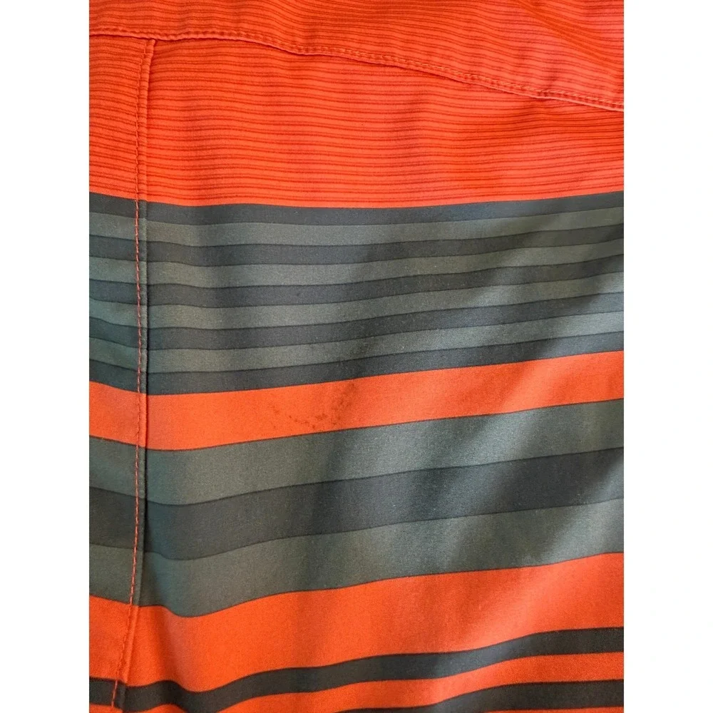 Vineyard Vines Mens Performance Board Shorts Red Navy Striped Swim Trunks 33